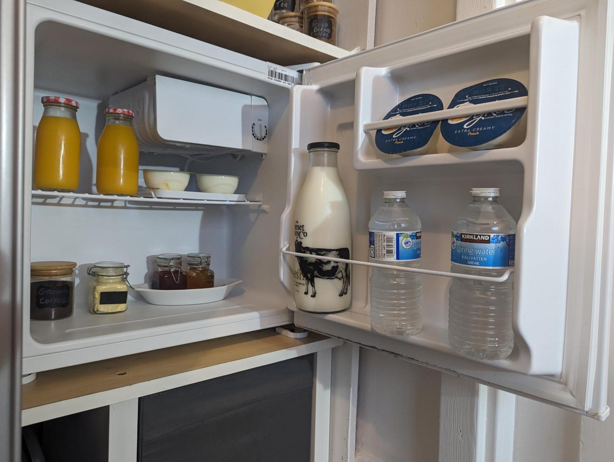 En-Suite Nook Near Forest & Sea, Super Value With Fridge, Microwave And Tv Lymington Bagian luar foto