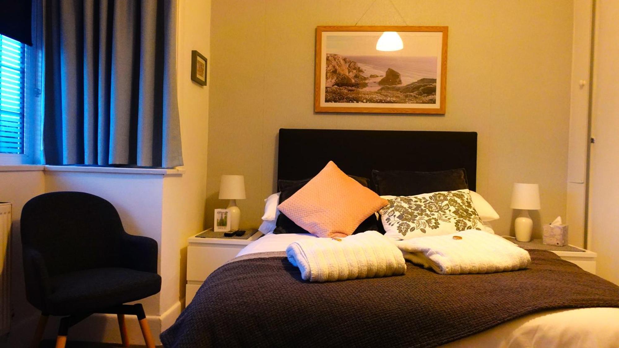 En-Suite Nook Near Forest & Sea, Super Value With Fridge, Microwave And Tv Lymington Bagian luar foto